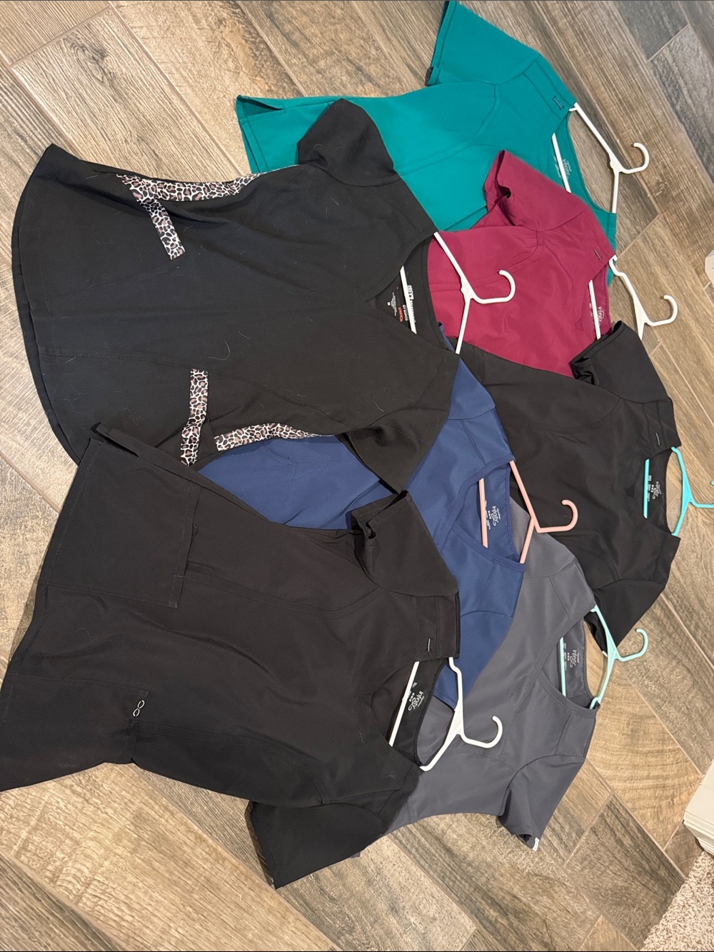 ladies scrubs - 7 tops, 9 bottoms - size medium